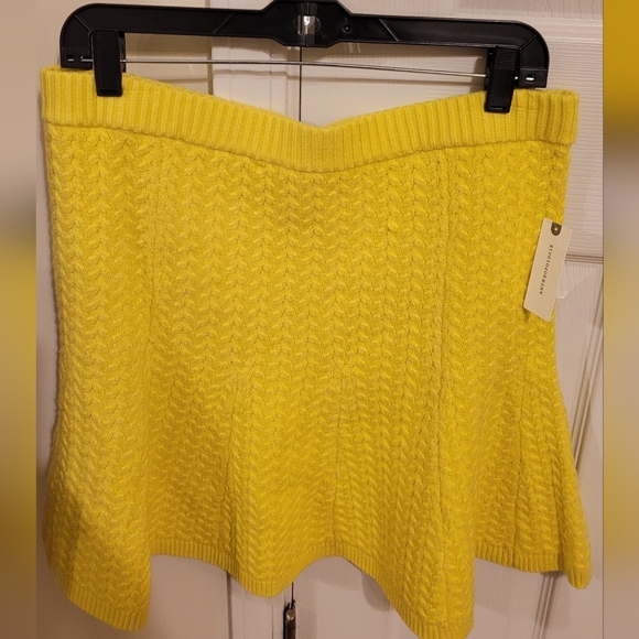Anthropologie Maeve Colorblocked Knit Mini Skirt Set, Yellow, Large - Picture 4 of 5